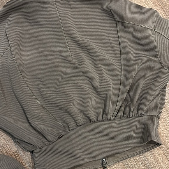 Cropped Jacket With Double Zipper - Picture 3 of 3